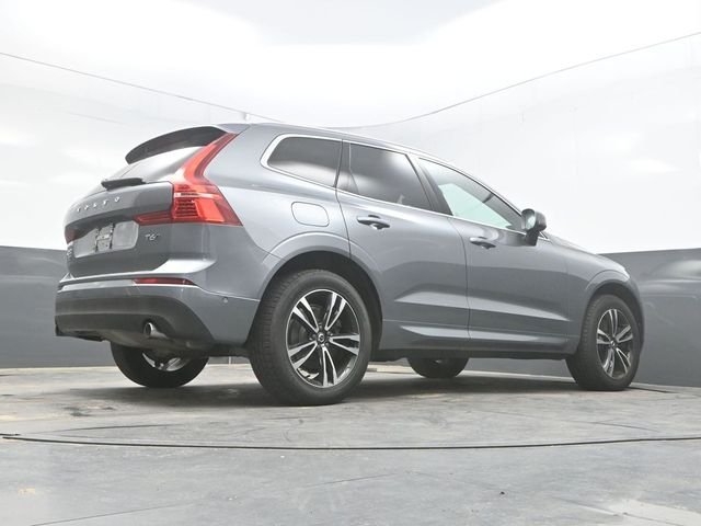 Used 2019 Gray Volvo T6 Momentum image 48