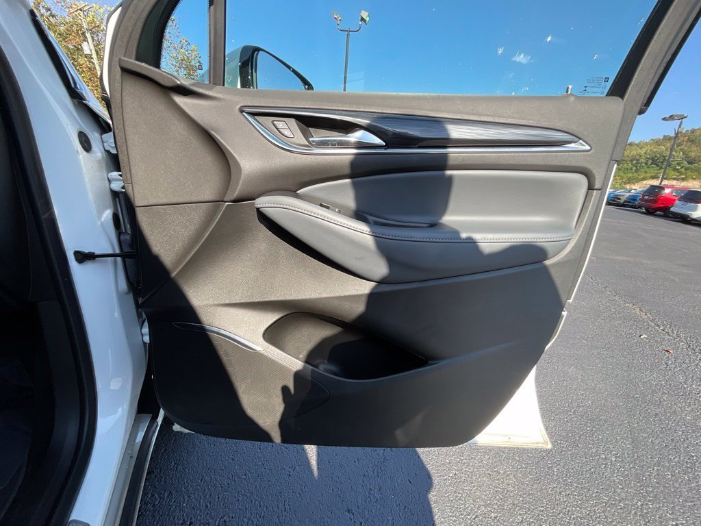 Used 2023 White Buick Essence image 21