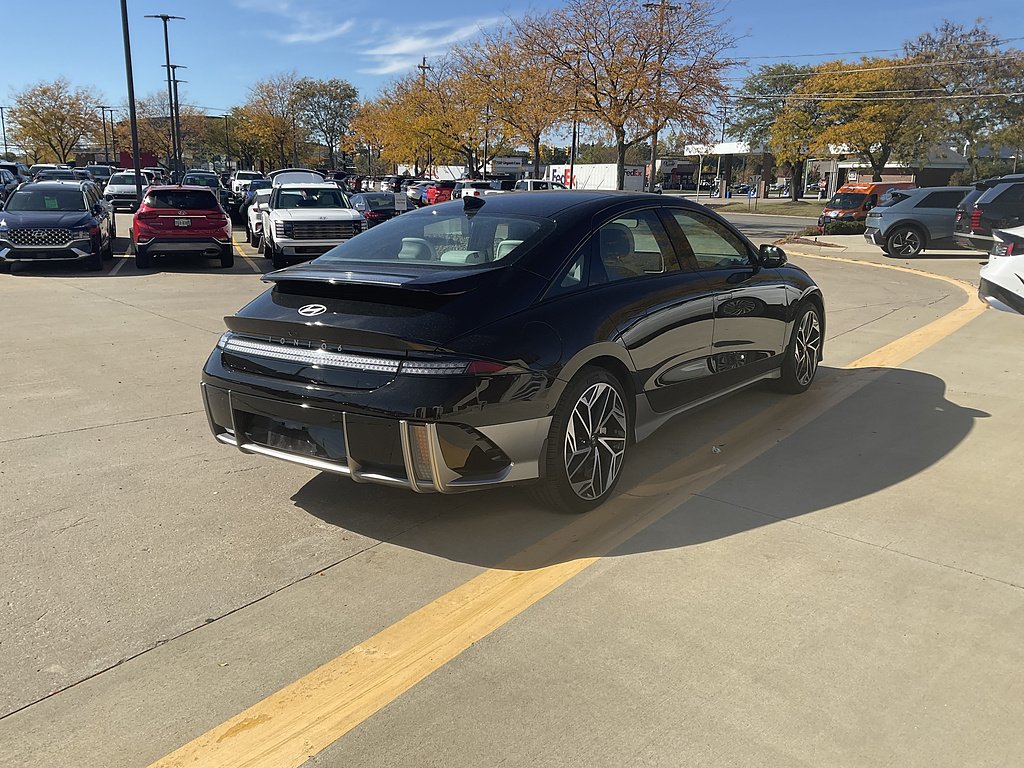 Certified Used 2023 Abyss Black Pearl Hyundai Limited image 3