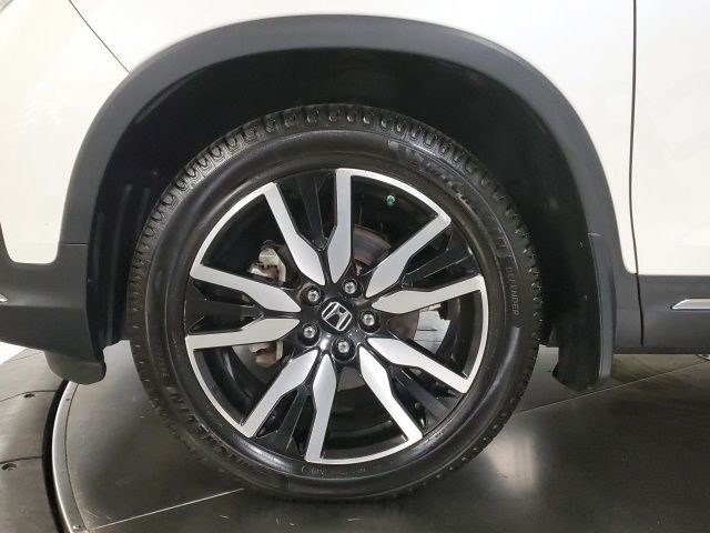 Used 2019 White Honda Touring image 31