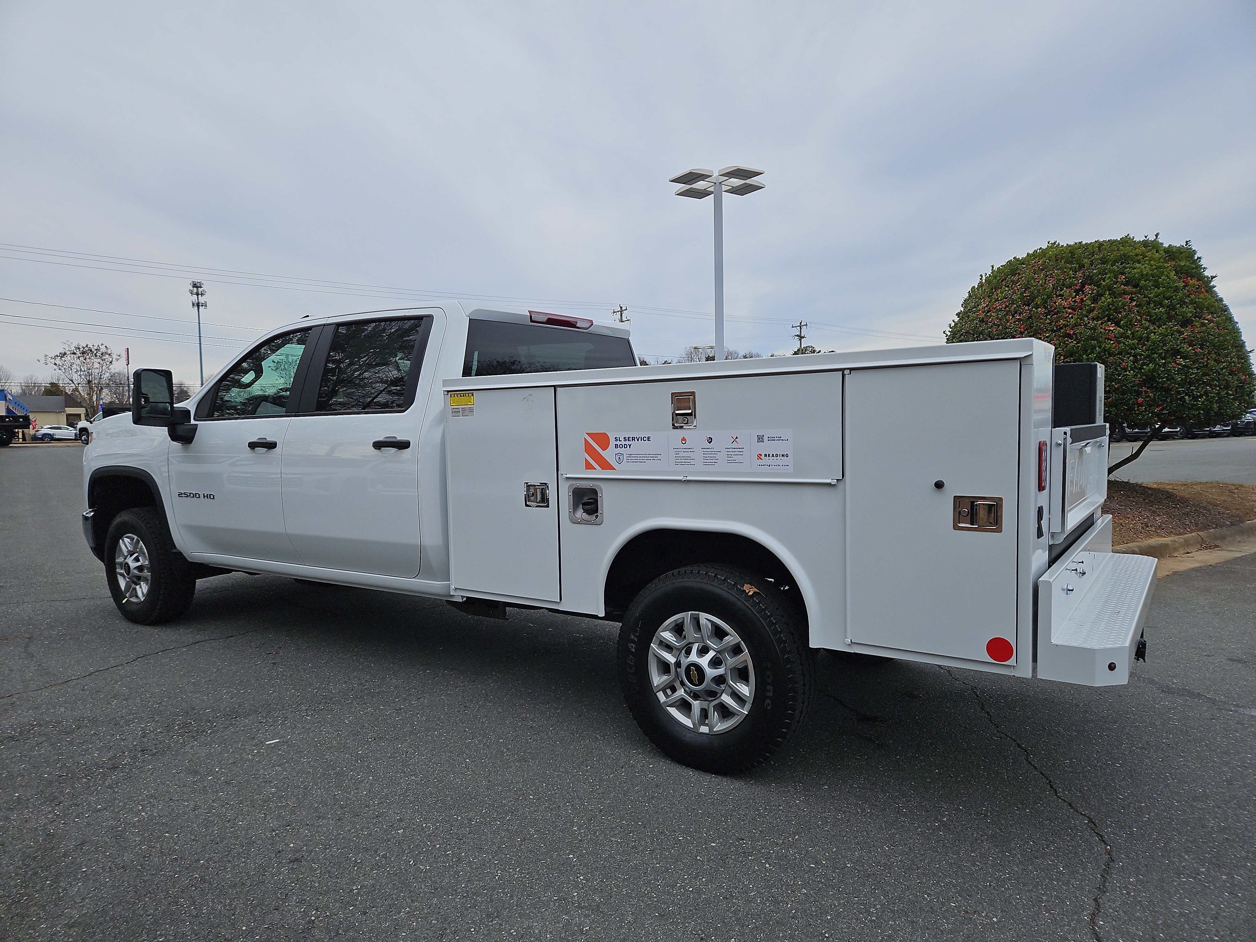 New 2026 Summit White Chevrolet WT image 3