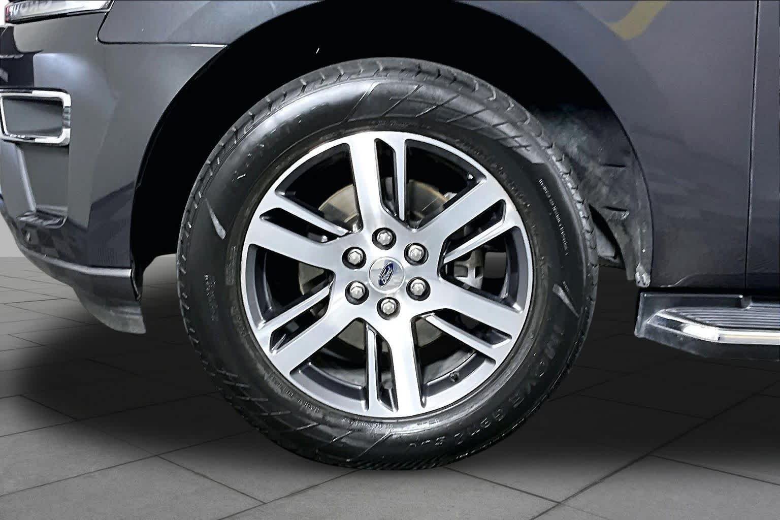 Used 2023 Dark Matter Gray Ford Limited image 10