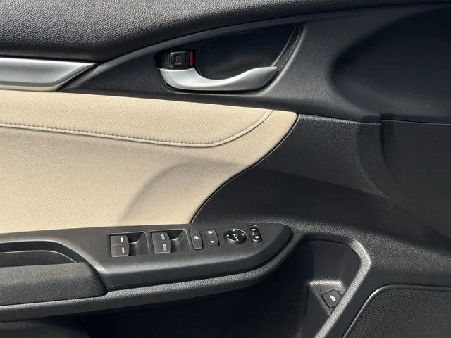 Used 2017  Honda EX image 24