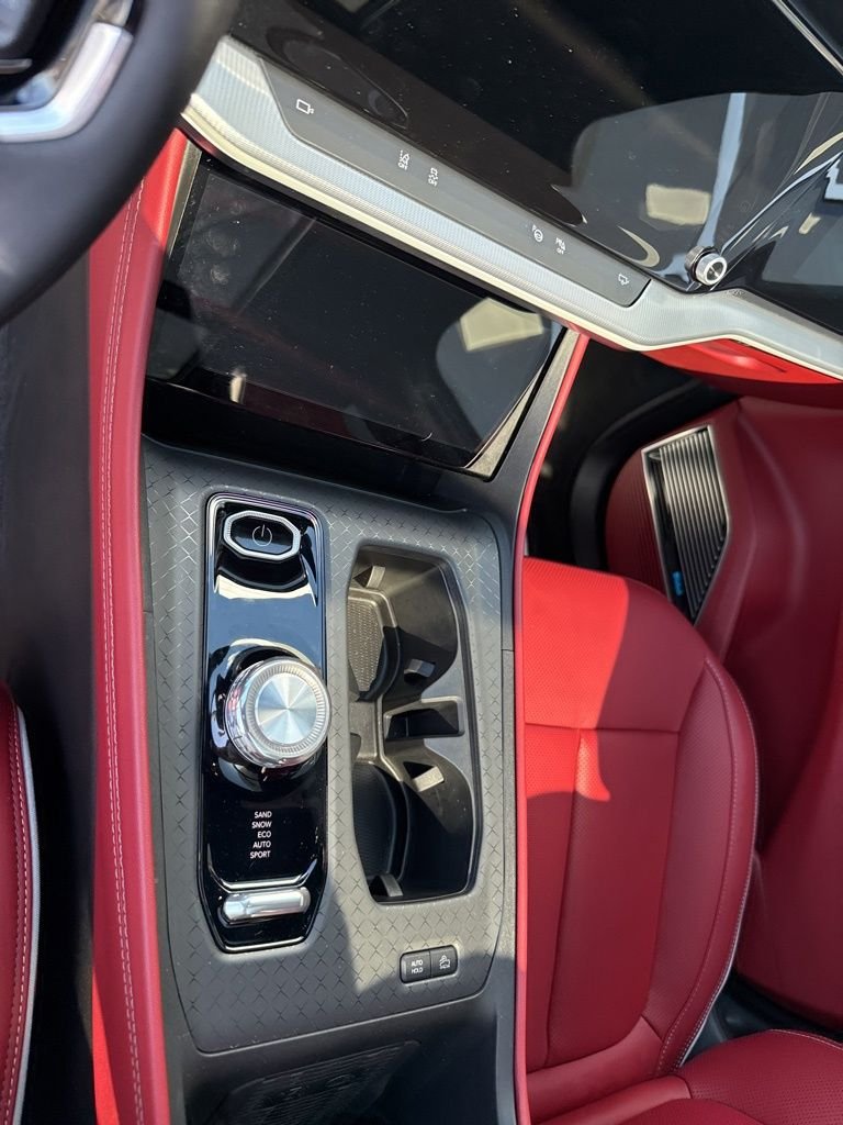 2025 Jeep Wagoneer S Launch Edition - Photo 17