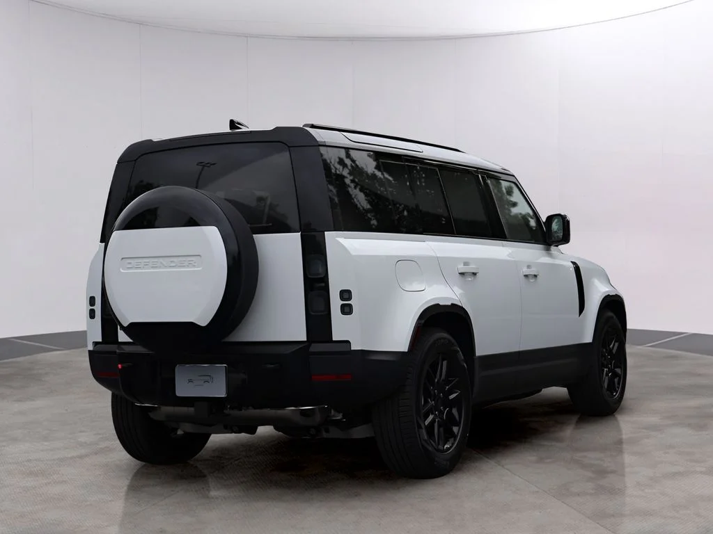 New 2026 Fuji White Land Rover S image 7