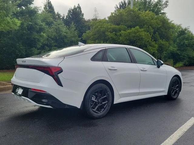 New 2026 Snow White Pearl Kia LXS FWD image 4