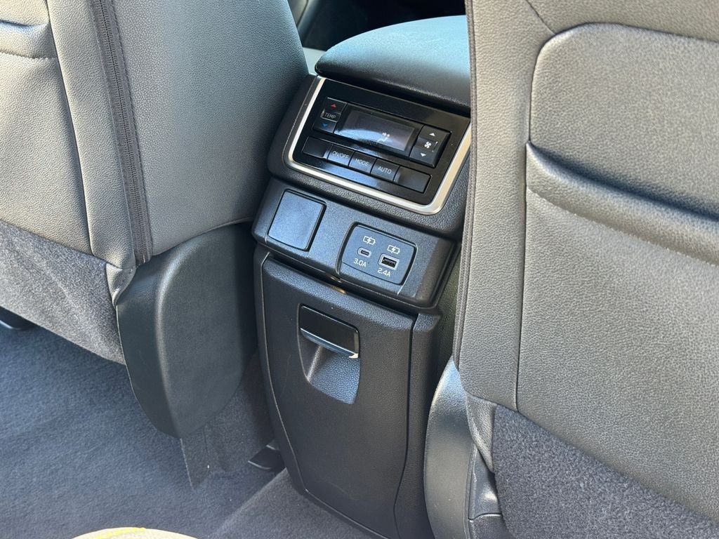 Used 2025 Crystal White Pearl Subaru Onyx Edition image 23