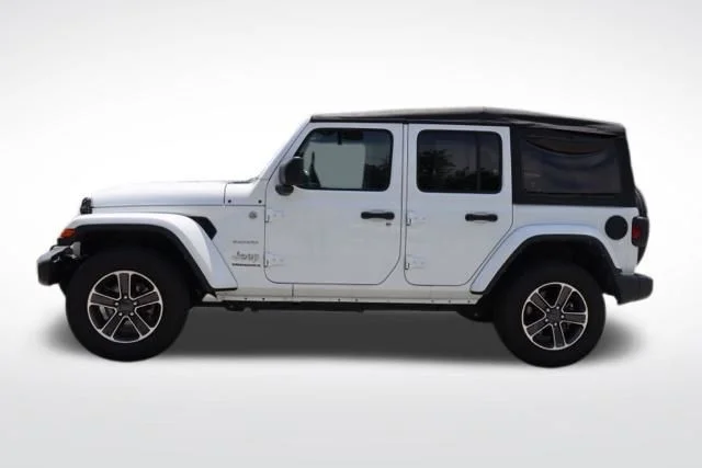 Used 2023 White Jeep Sahara image 7