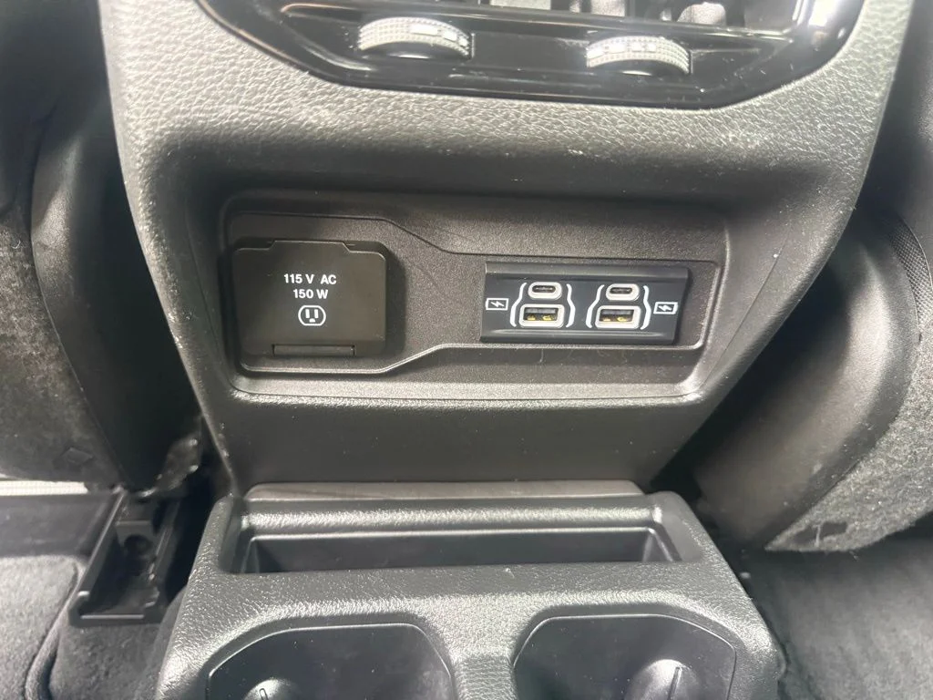 Used 2024 Black Jeep Altitude X image 37