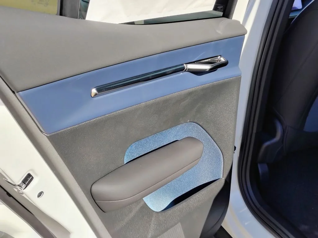New 2026 Crystal White Volvo Plus image 16