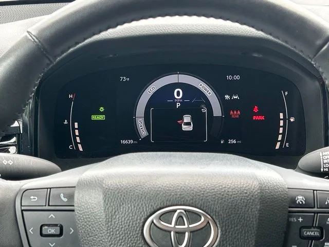 Certified Used 2025  Toyota LE image 57