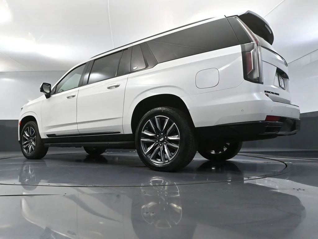 Used 2021 White Cadillac Sport image 64
