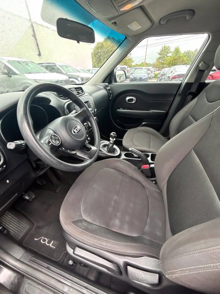 Used 2016 Black Kia Base image 12