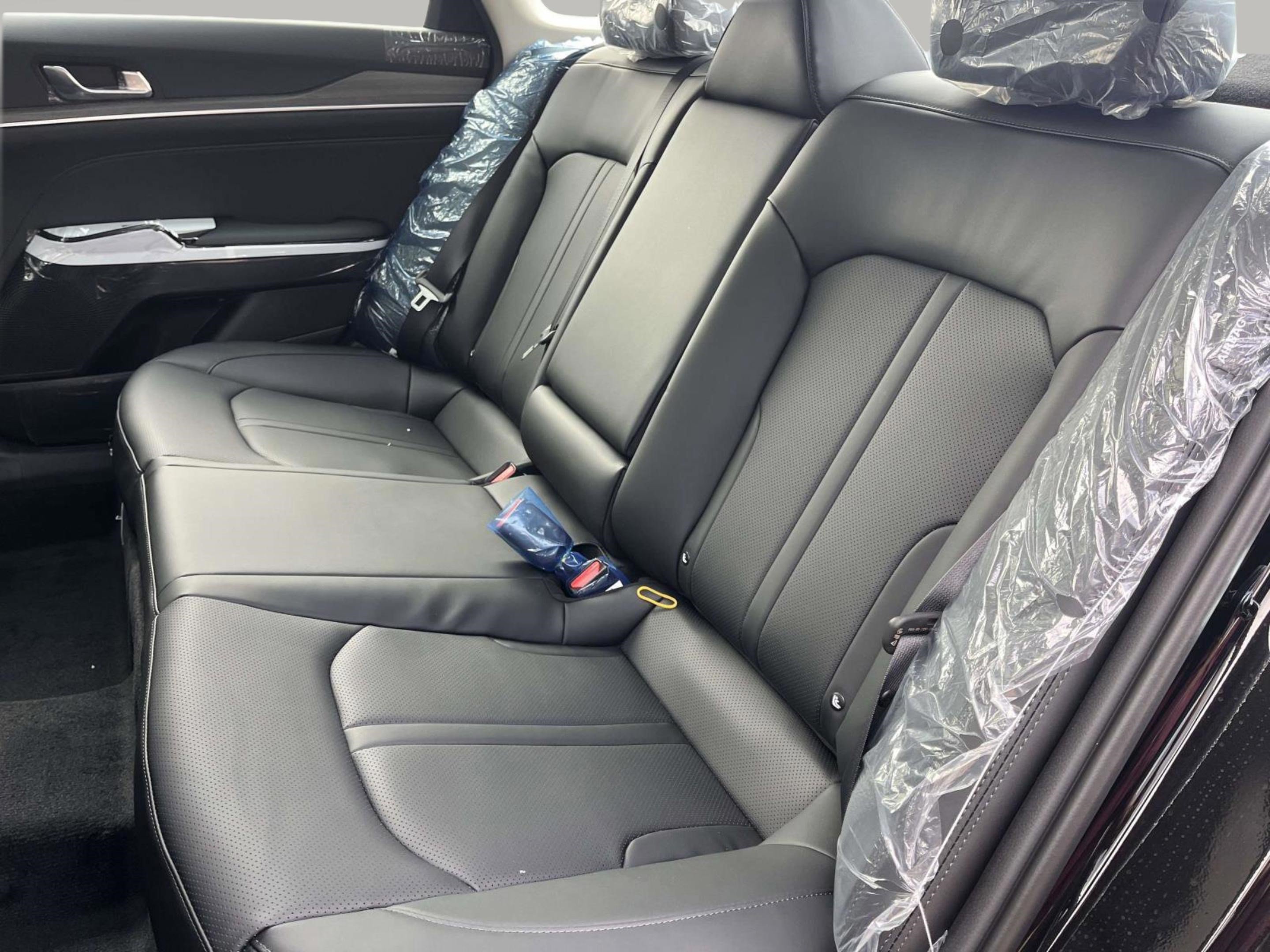 New 2026 Aurora Black Pearl Kia EX image 21