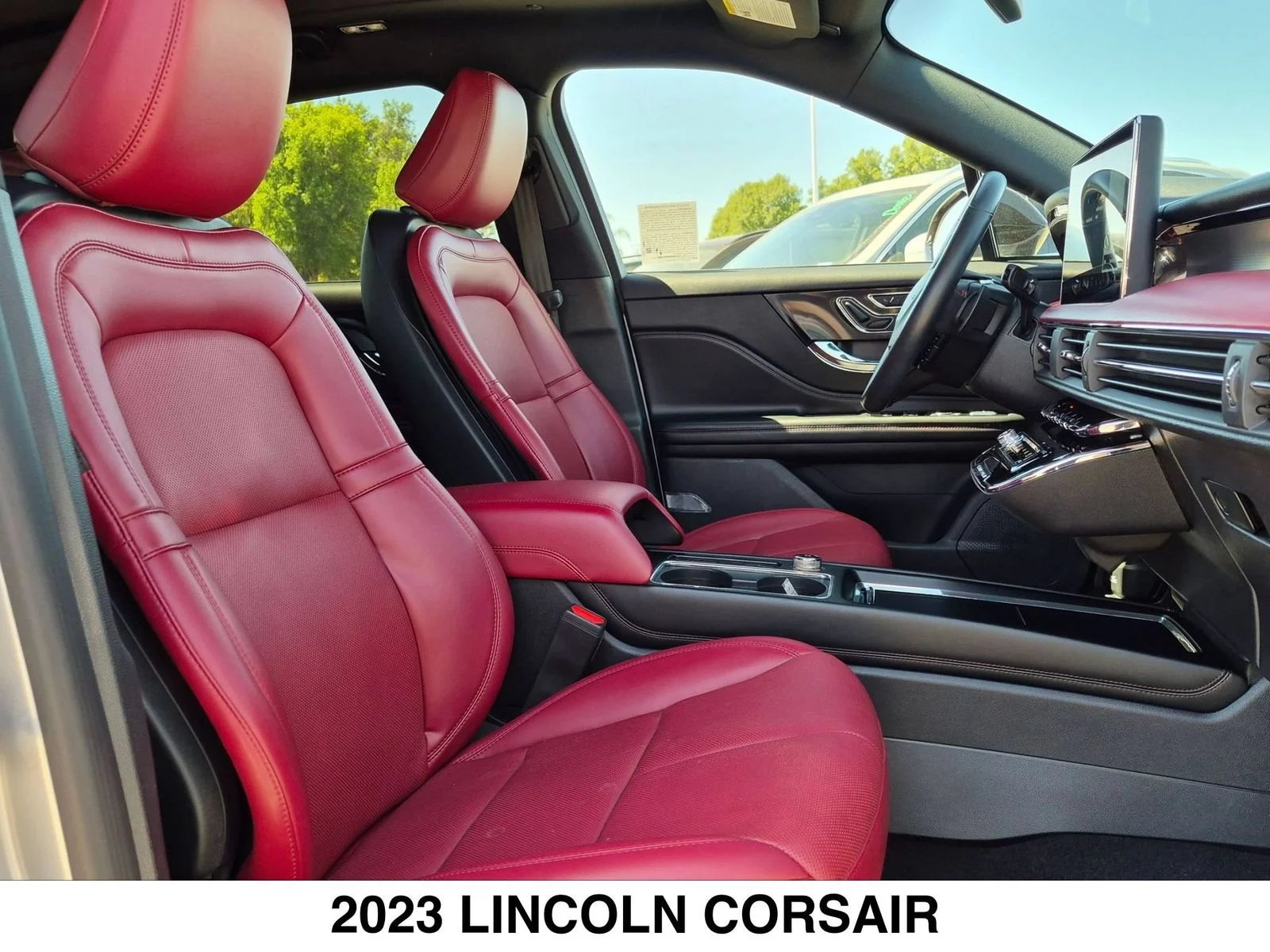 Used 2023 Silver Lincoln Reserve image 26