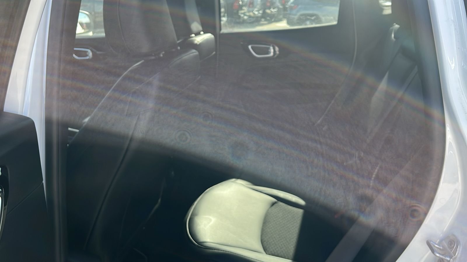New 2026 Bright White Clear-Coat Exterior Paint Jeep Latitude image 12