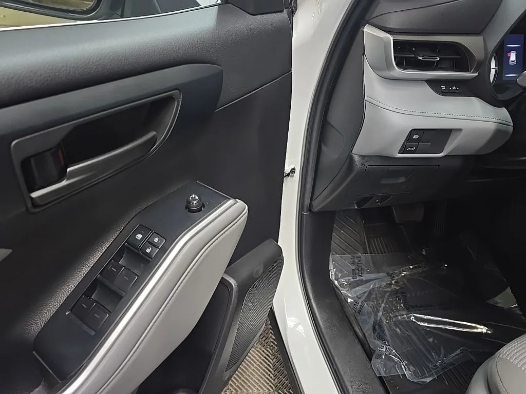 Used 2022 Beige Toyota LE image 27