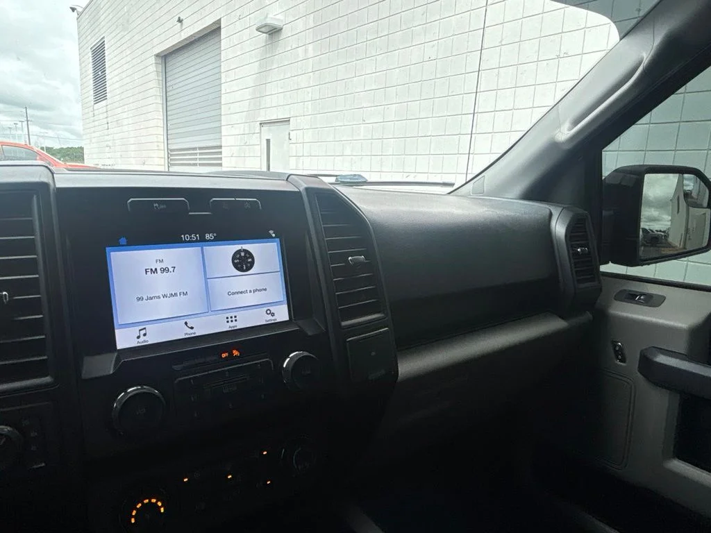 Used 2019 White Ford XL image 12
