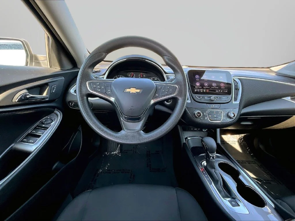Used 2024 White Chevrolet LT image 8