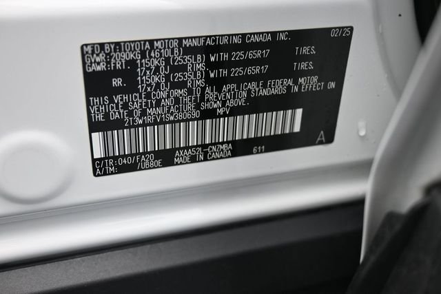 Used 2025 White Toyota XLE image 20