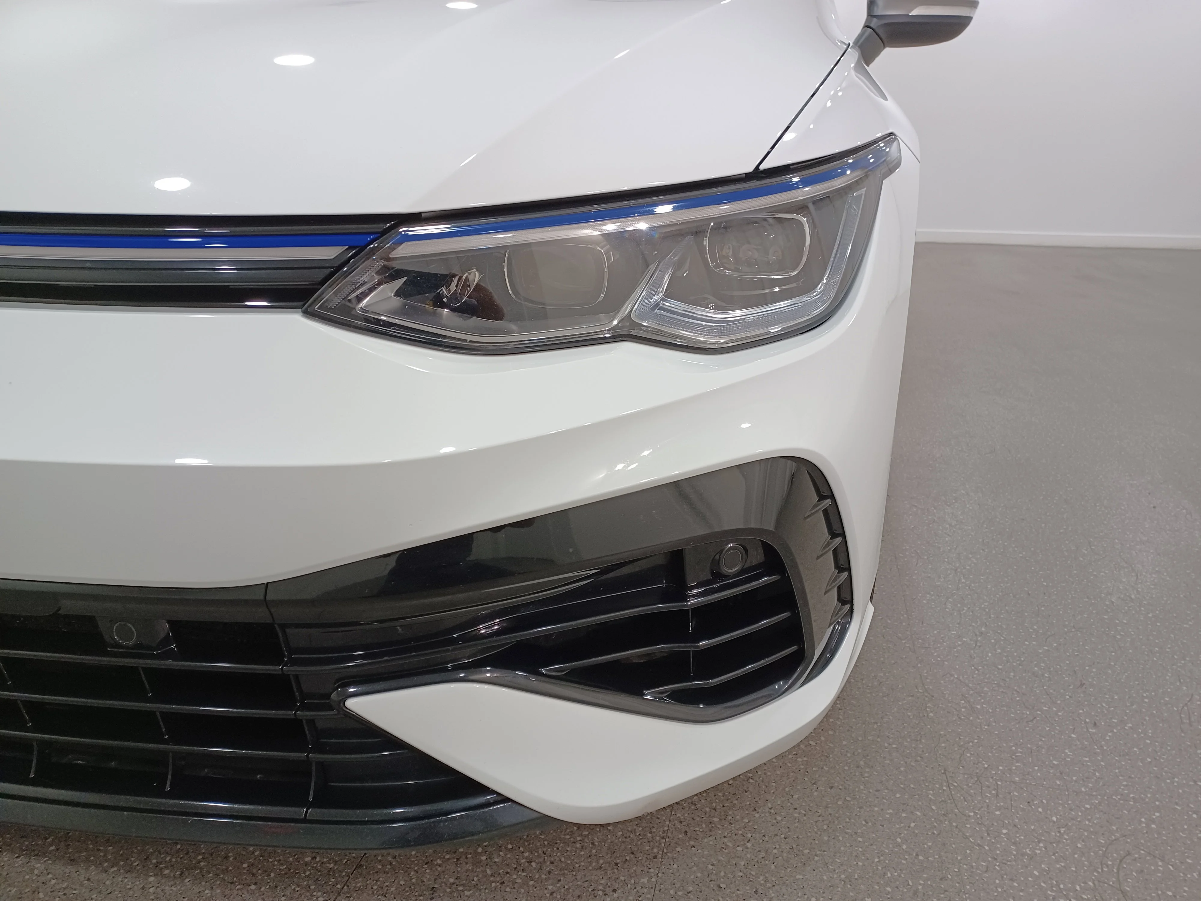 Certified Used 2024 White Volkswagen R 4Motion DSG*315HP!! | AWD | Nav | Cooled Seats | Sunroof | Htd Wheel | Harman/Kardon® Audio image 5