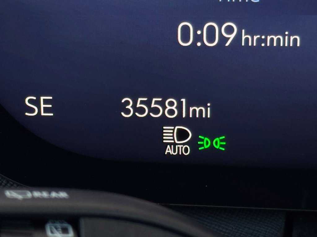 Used 2025 White Buick Preferred image 36
