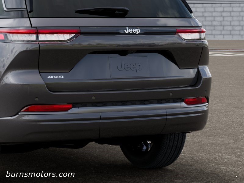 New 2026 Baltic Gray Metallic Clear-Coat Exterior Paint Jeep Limited Reserve BLACKOUT image 13