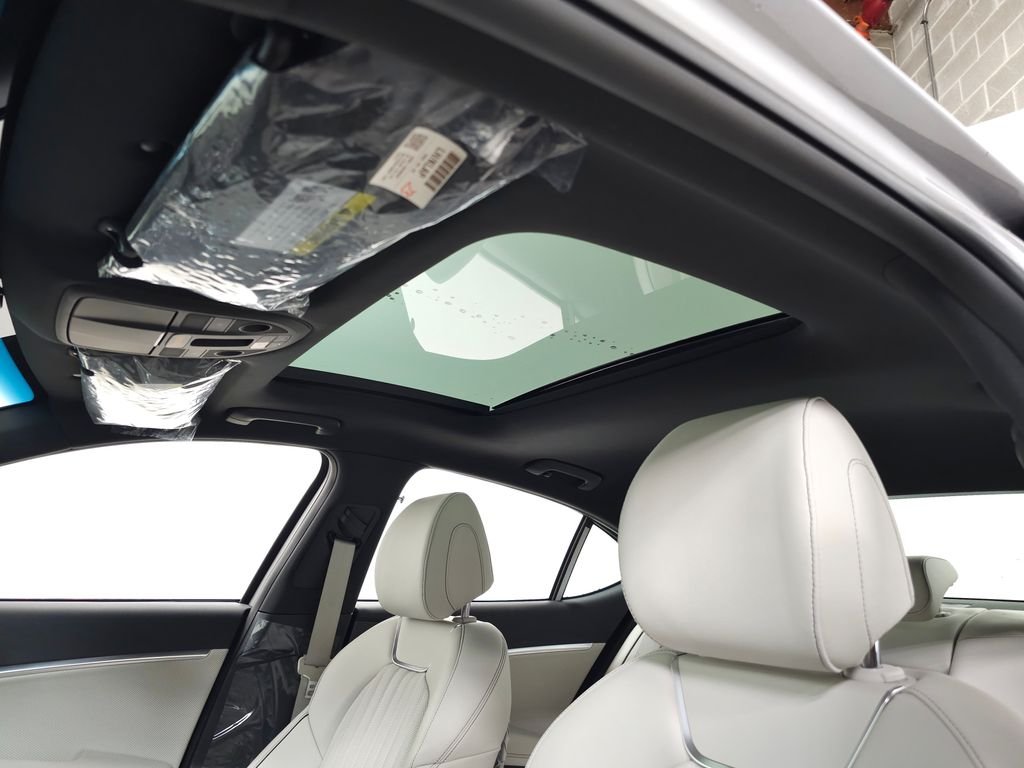 New 2026 Silver Genesis 3.3T SPORT PRESTIGE image 13