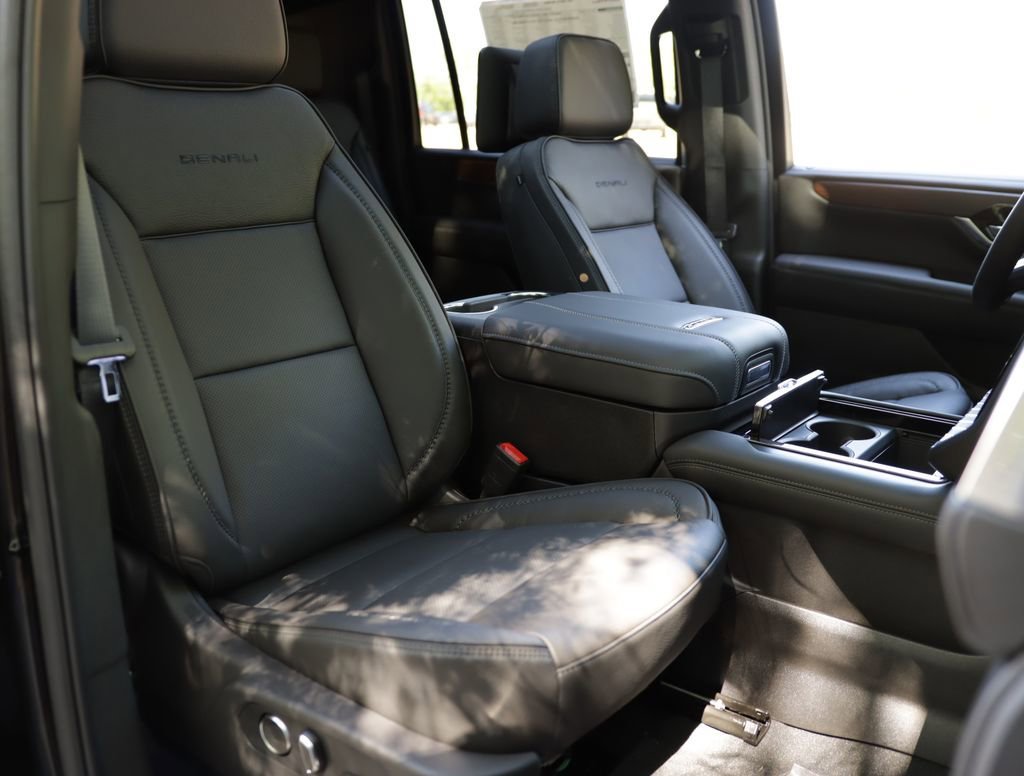 2026 GMC Yukon XL Denali - Photo 40