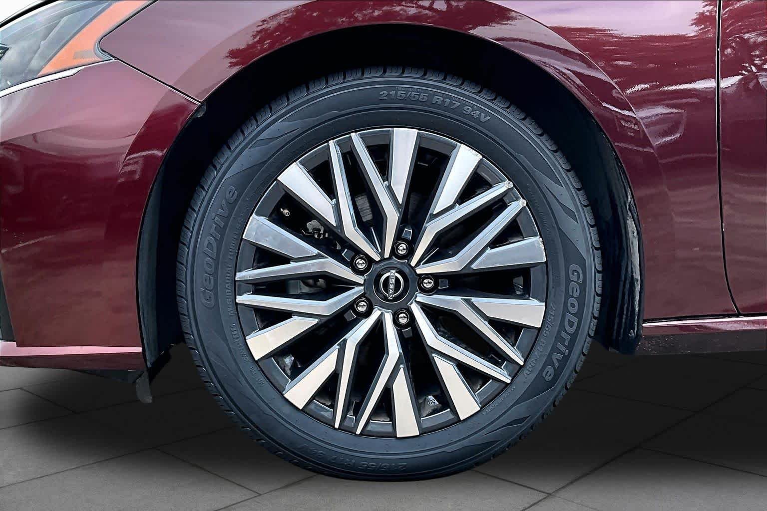 Certified Used 2024 Garnet Pearl Metallic Nissan 2.5 SV image 11