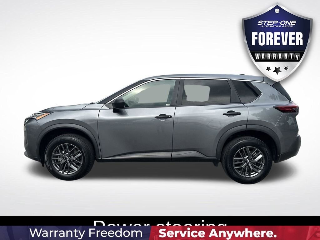 Used 2023 Gray Nissan S image 4