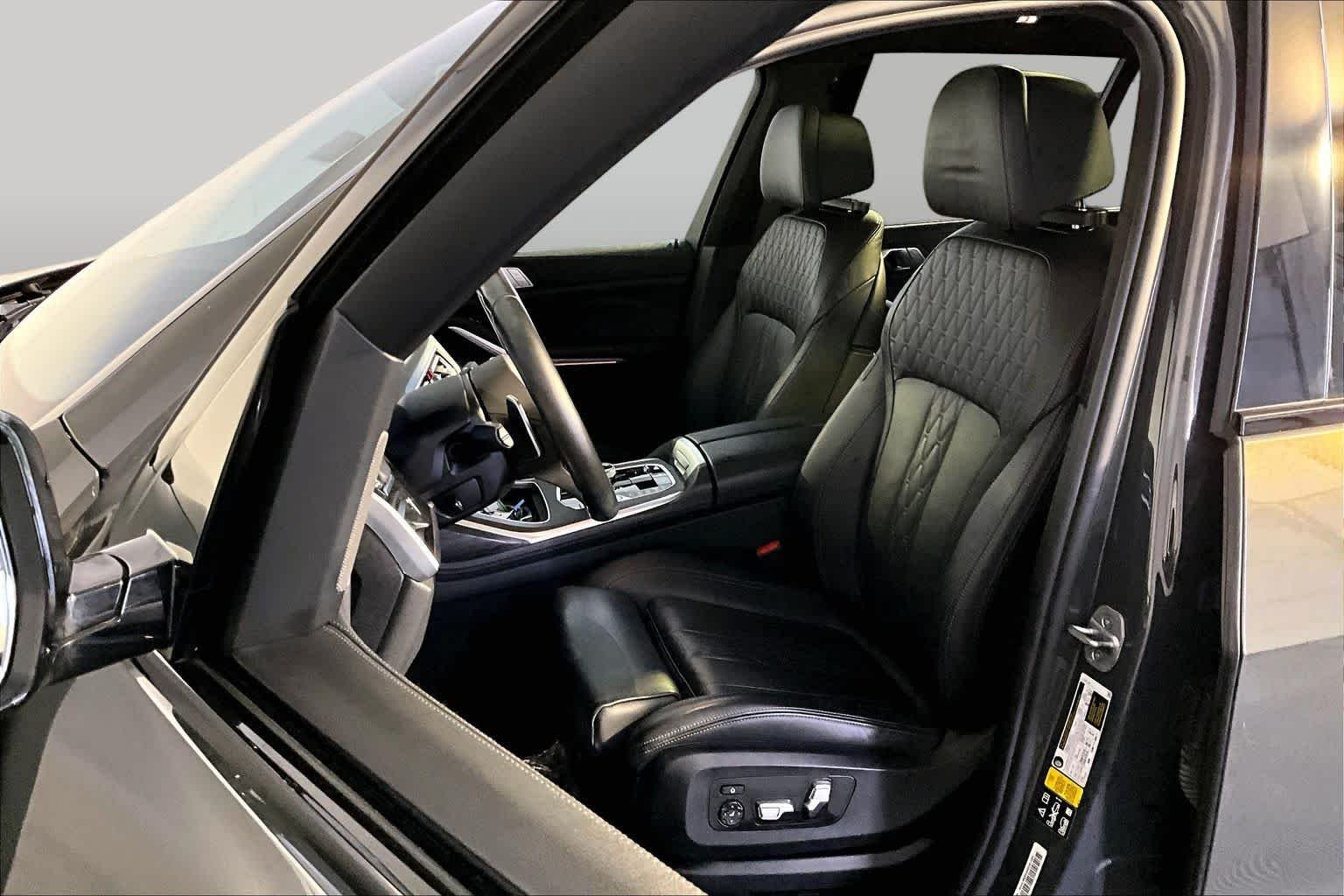 Used 2022 Dravit Grey Metallic BMW M50i image 13