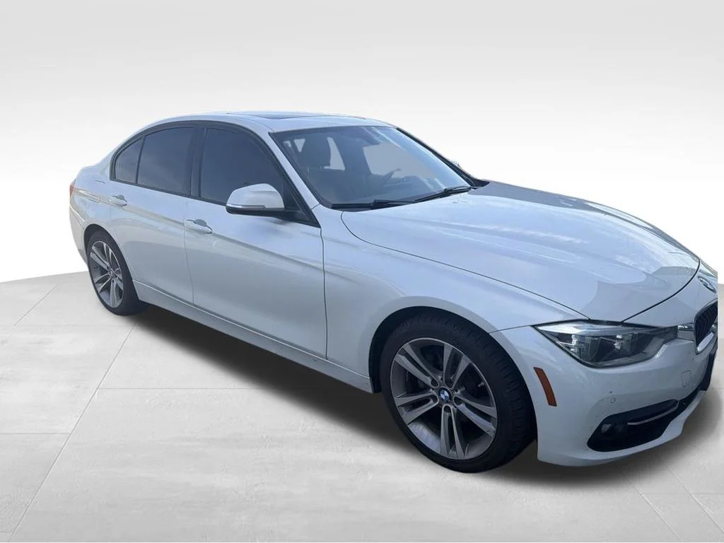Used 2016 White Metallic BMW 328i xDrive image 16
