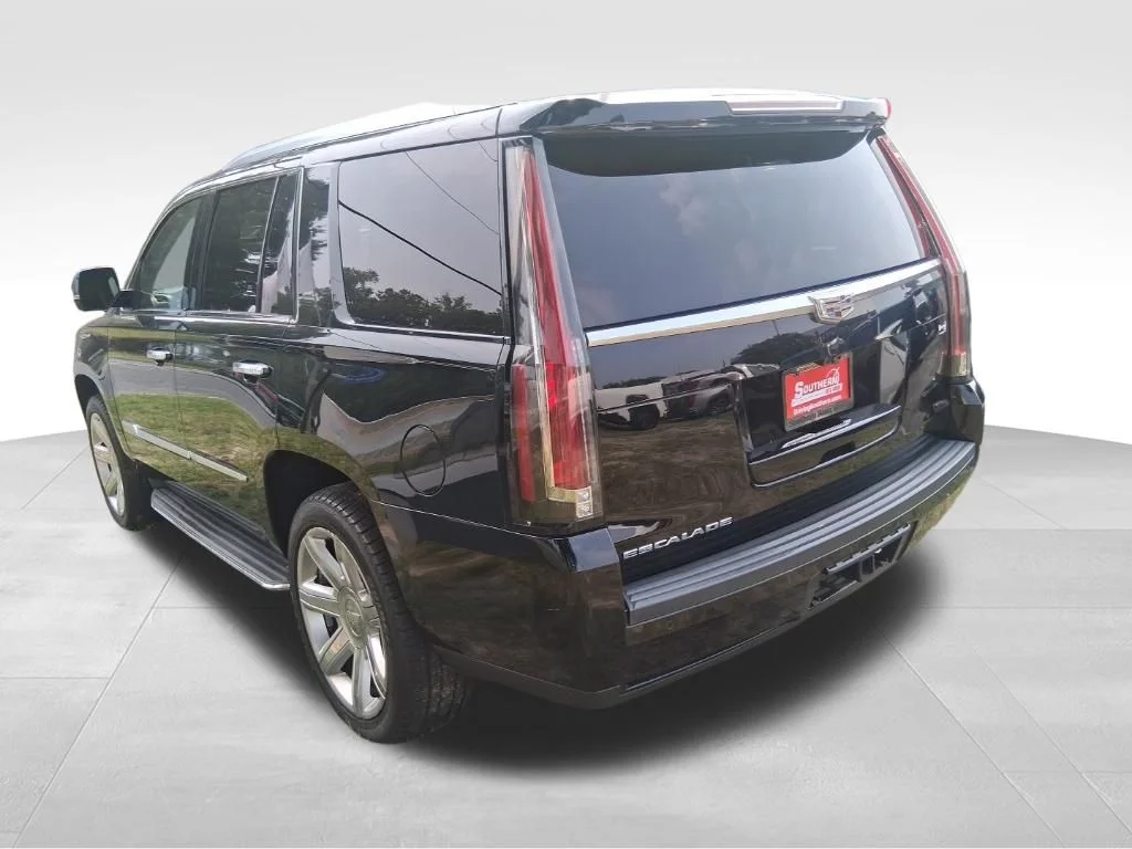 Used 2017 Black Cadillac Luxury image 7