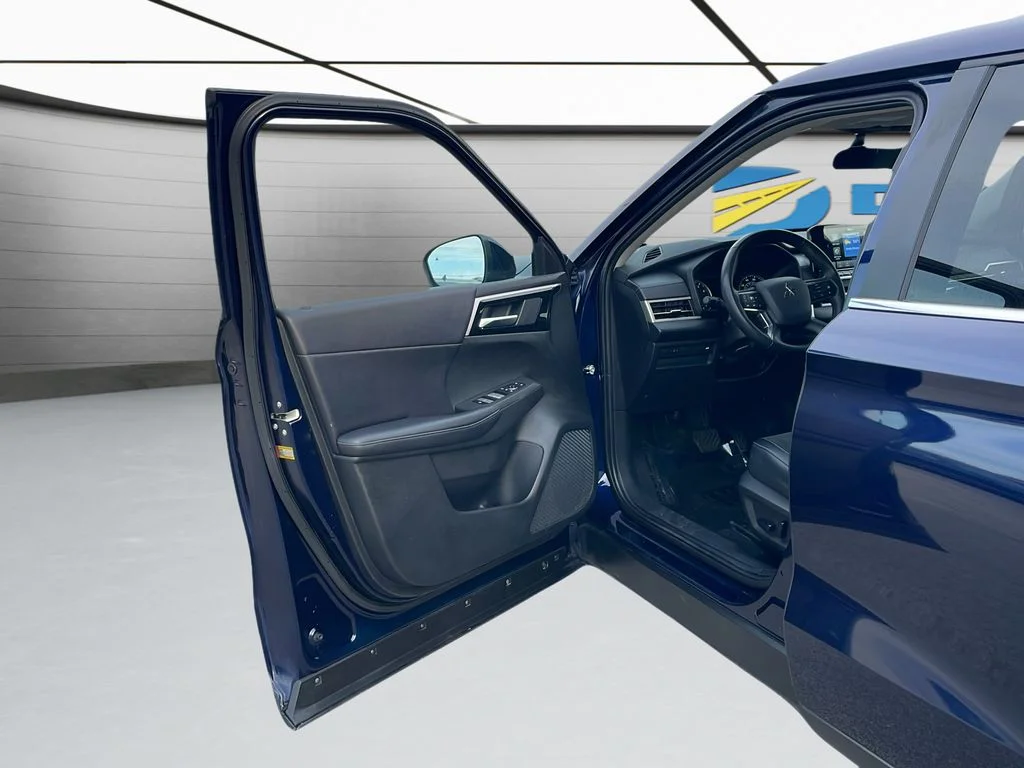 Used 2024 Blue Mitsubishi SE image 35