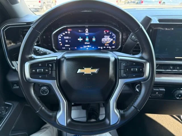 Used 2026 Summit White Chevrolet LT image 32
