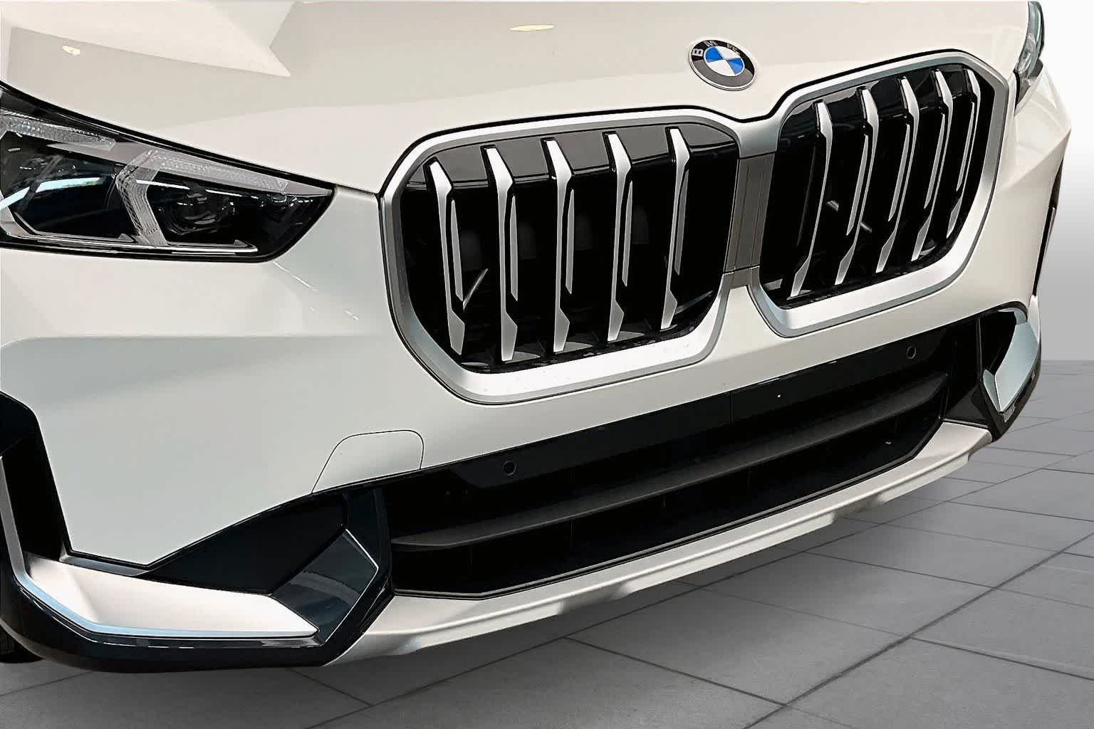 Used 2025 Alpine White BMW xDrive28i image 63