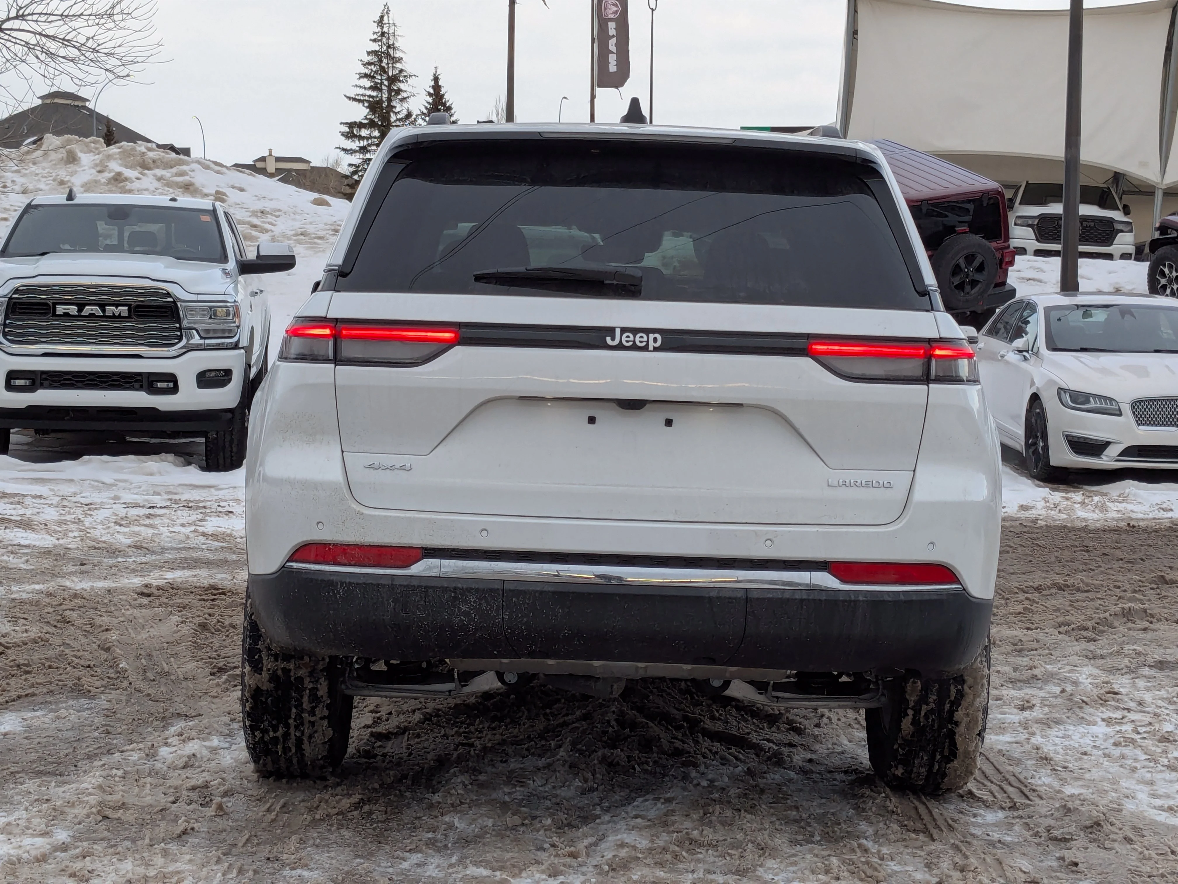 New 2025 White Jeep Laredo - - HEATED SEATS & STEERING - ADAPTIVE CRUISE - LED LIGHTING & TONS MORE! image 7