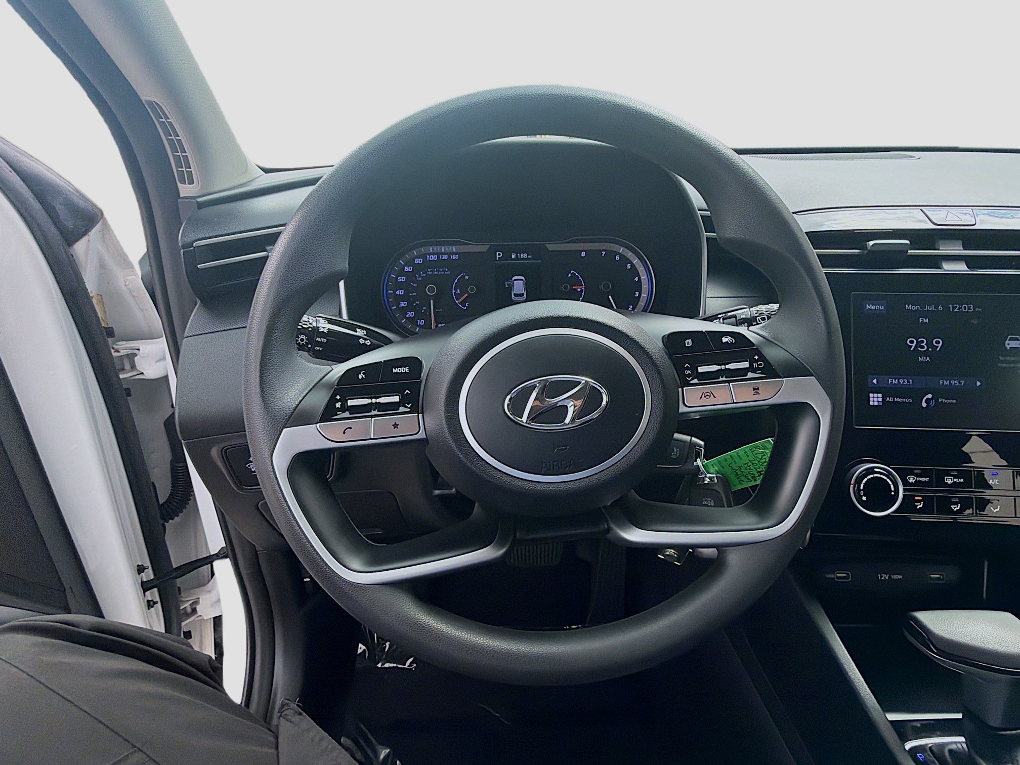 Used 2024 White Pearl Hyundai SE image 8