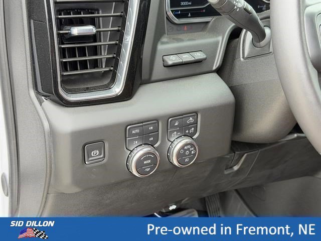 Used 2025 White Frost Tricoat GMC Denali Ultimate image 15