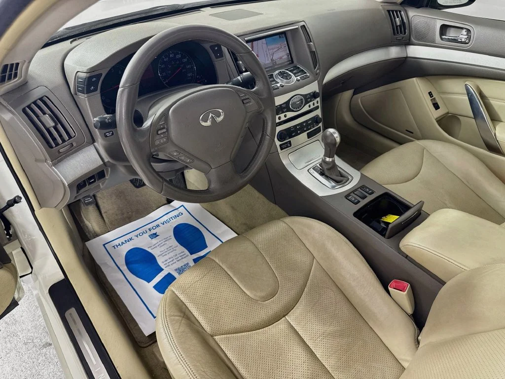Used 2008 Ivory Pearl INFINITI Journey image 29
