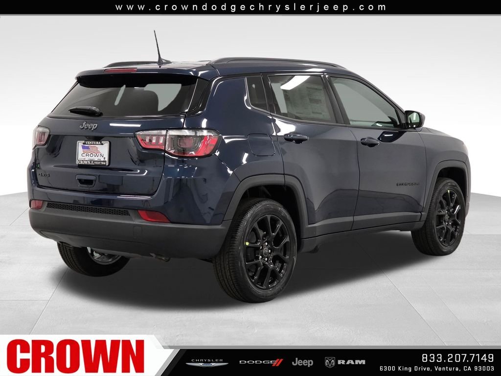 New 2026 Fathom Blue Pearl-Coat Exterior Paint Jeep Latitude image 5