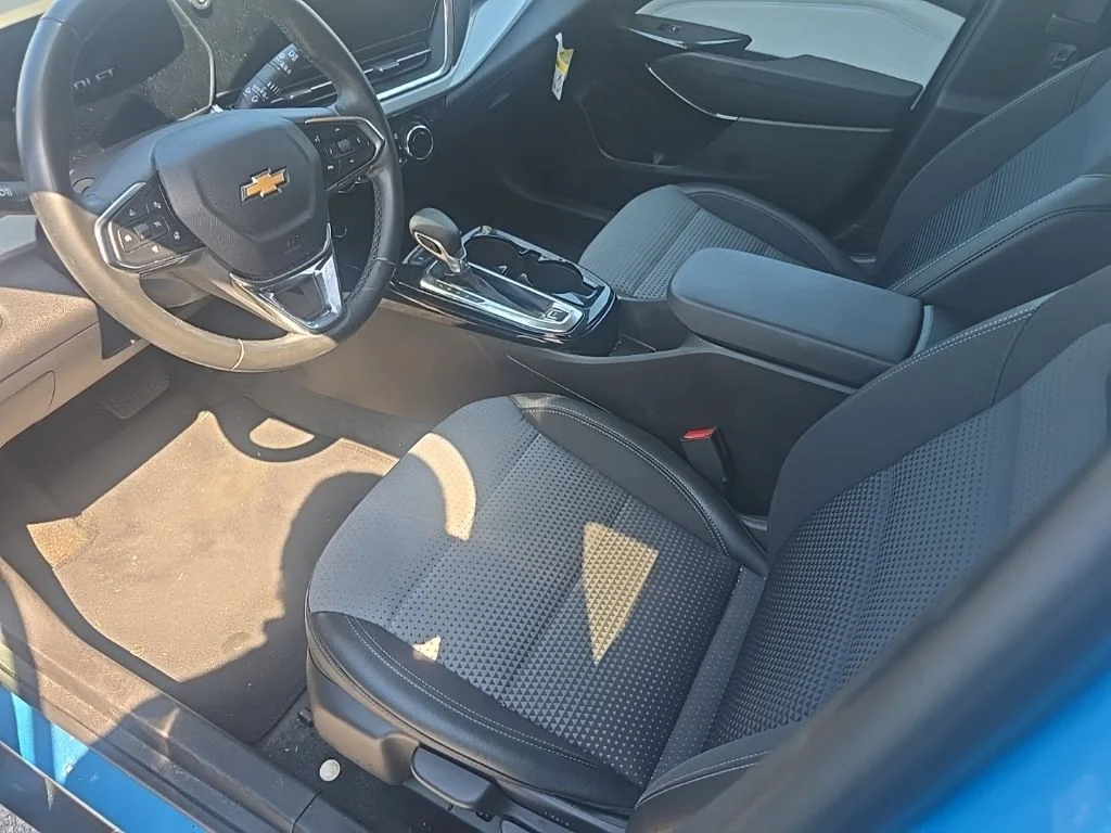 Used 2025 Blue Chevrolet LT image 12