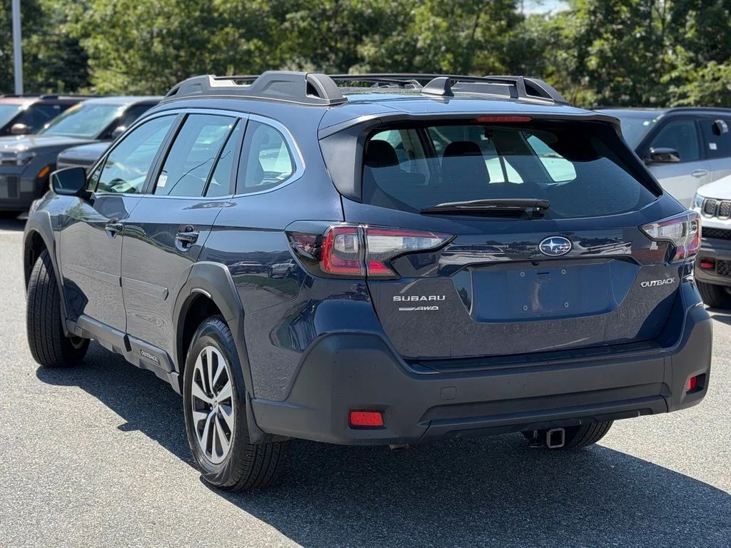 Used 2025 Blue Subaru 2.5i image 3