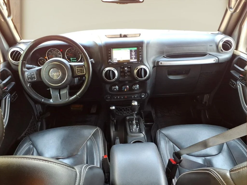Used 2017 Silver Jeep Unlimited Sahara image 24