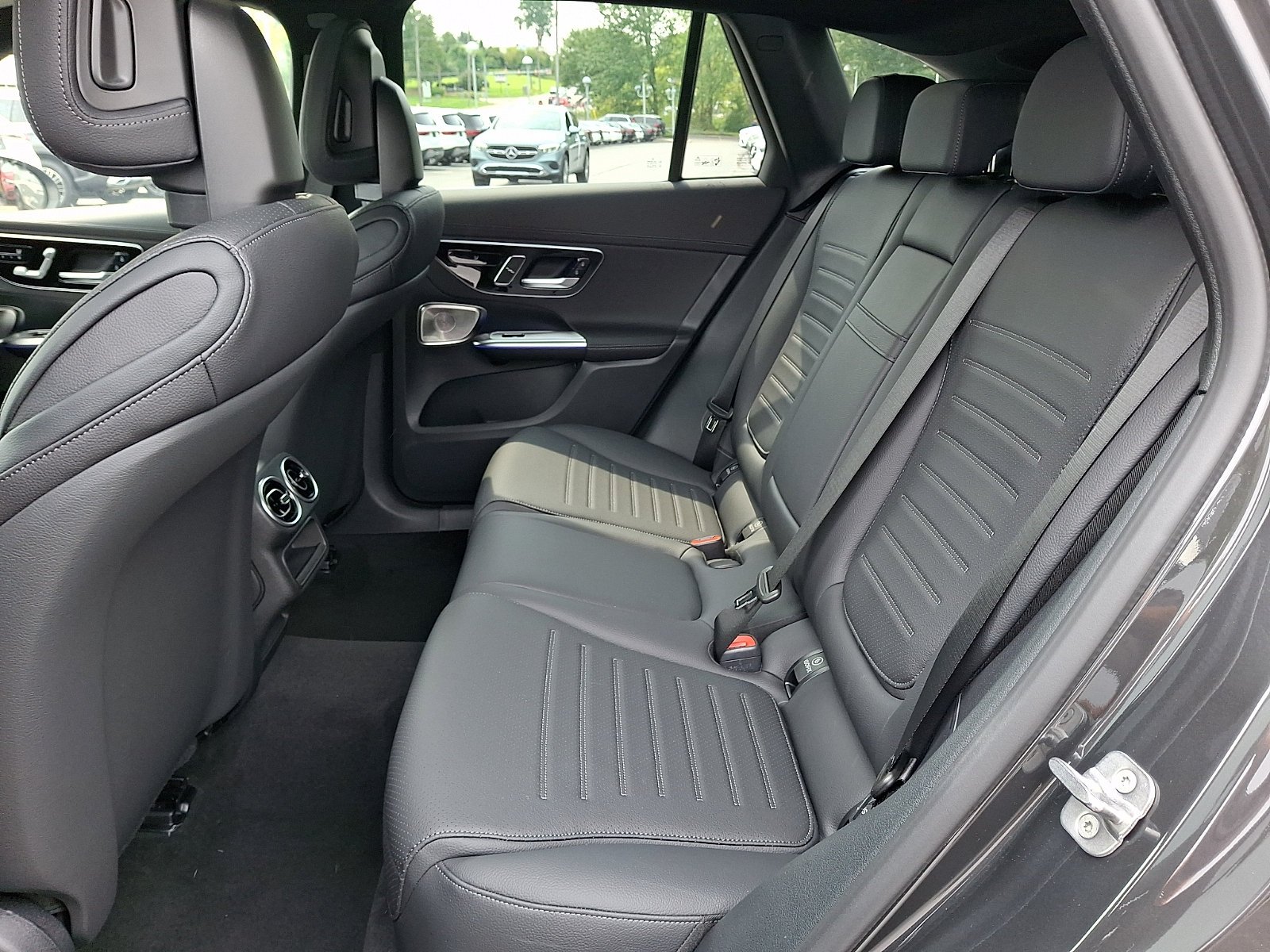 New 2027 Graphite Grey Metallic Mercedes-Benz GLC 300 image 30