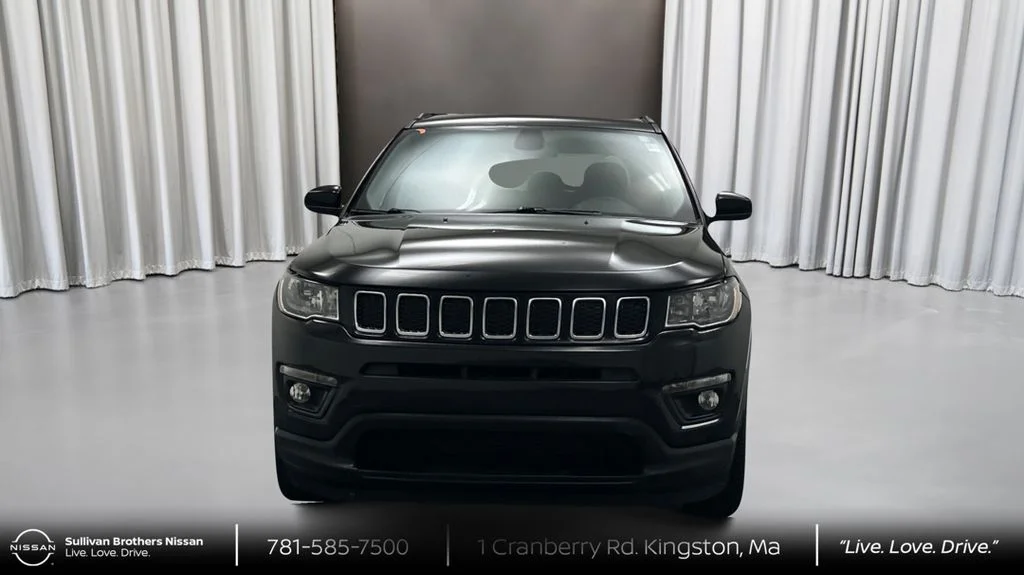 Used 2019 Black Jeep Latitude image 2