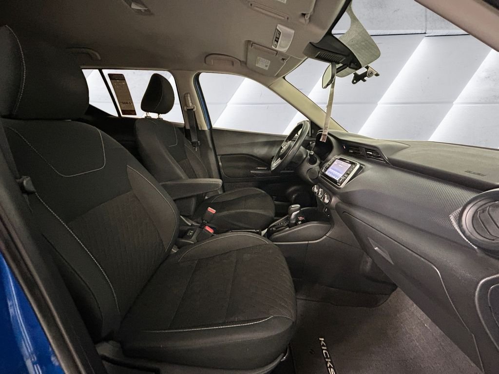 Used 2022 Blue Nissan S image 13