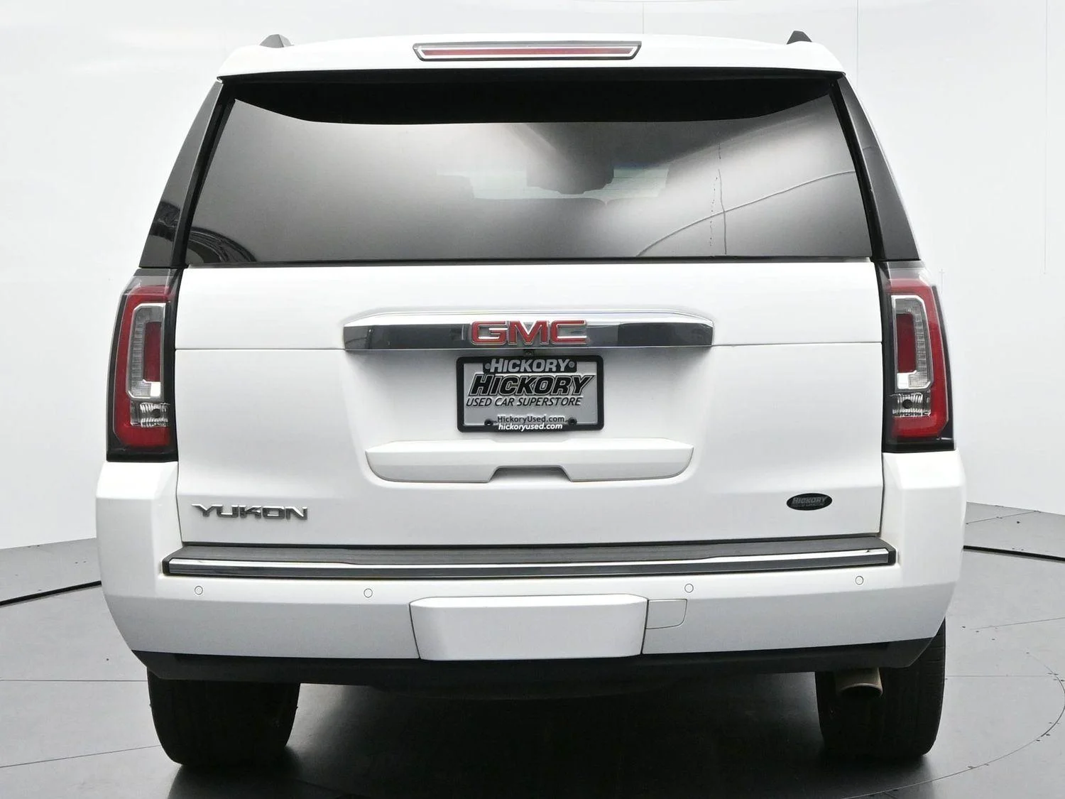 Used 2020 Summit White GMC Denali image 6