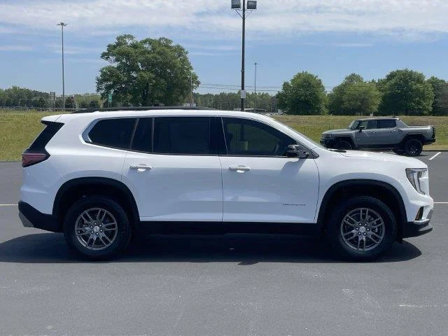 New 2025 Summit White GMC Elevation image 2